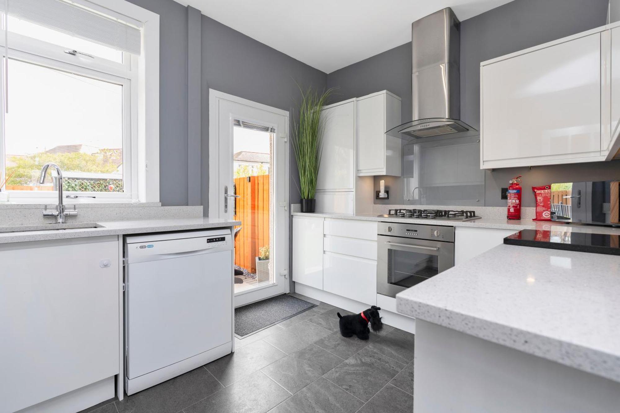 Crewe Apartment - 2 Bed, Free Off Street Parking And Private Garden エディンバラ エクステリア 写真