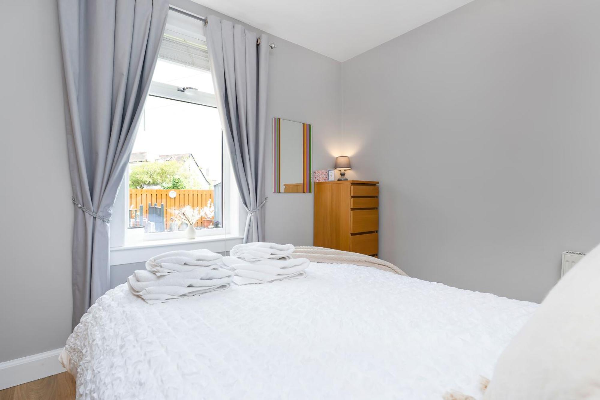 Crewe Apartment - 2 Bed, Free Off Street Parking And Private Garden エディンバラ エクステリア 写真