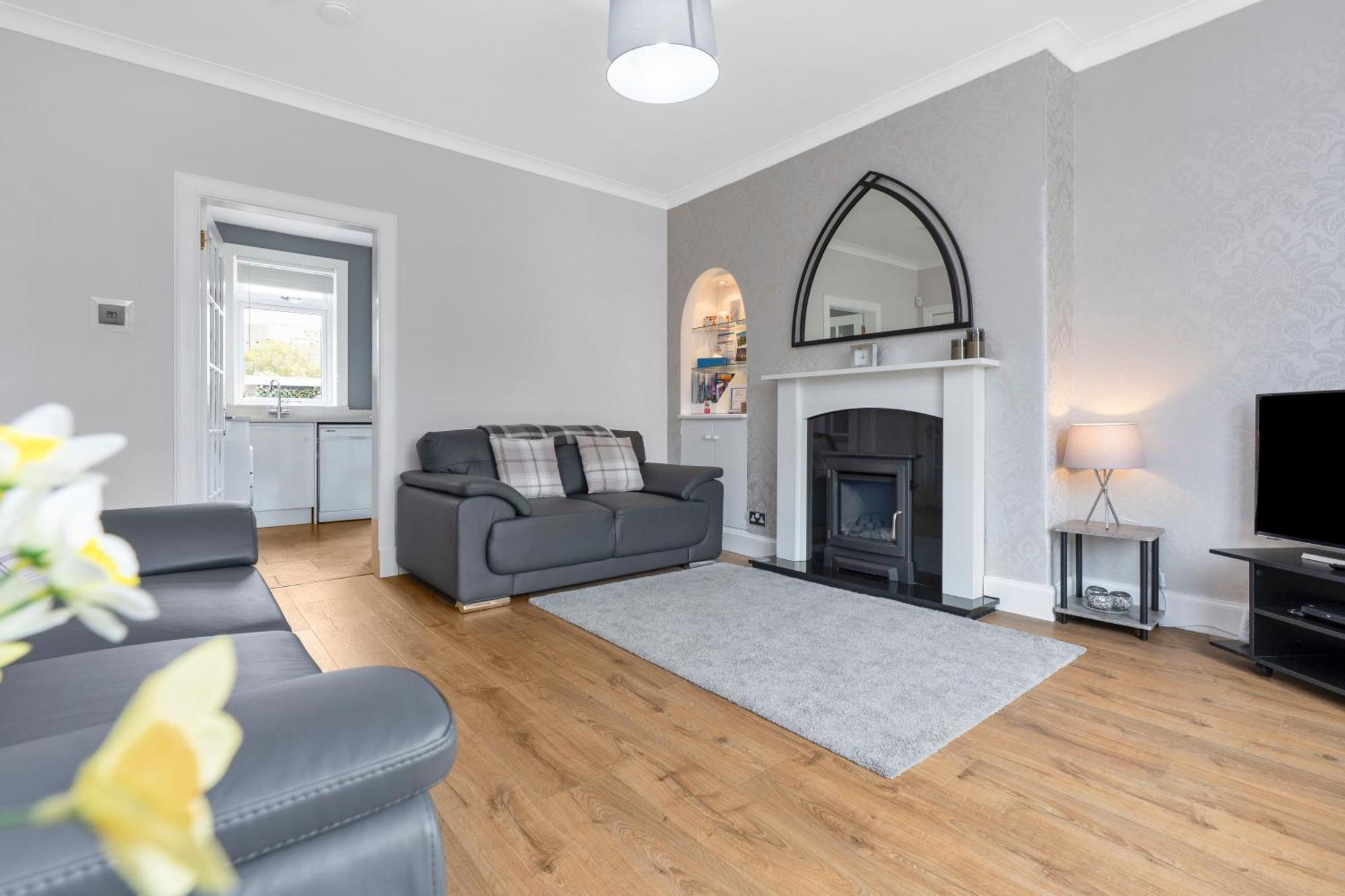 Crewe Apartment - 2 Bed, Free Off Street Parking And Private Garden エディンバラ エクステリア 写真