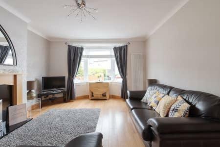 Crewe Apartment - 2 Bed, Free Off Street Parking And Private Garden エディンバラ エクステリア 写真