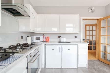 Crewe Apartment - 2 Bed, Free Off Street Parking And Private Garden エディンバラ エクステリア 写真