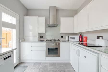 Crewe Apartment - 2 Bed, Free Off Street Parking And Private Garden エディンバラ エクステリア 写真