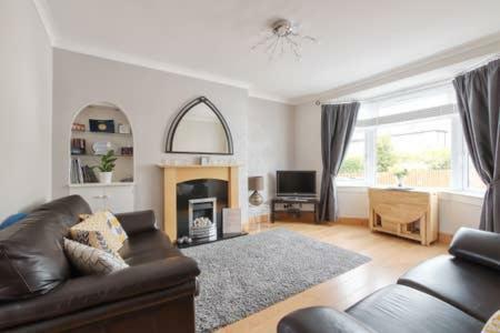 Crewe Apartment - 2 Bed, Free Off Street Parking And Private Garden エディンバラ エクステリア 写真