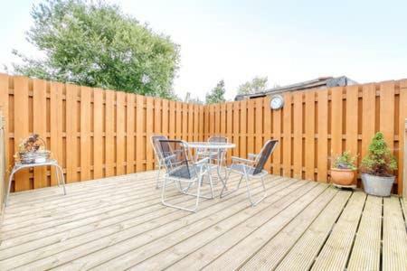 Crewe Apartment - 2 Bed, Free Off Street Parking And Private Garden エディンバラ エクステリア 写真