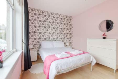 Crewe Apartment - 2 Bed, Free Off Street Parking And Private Garden エディンバラ エクステリア 写真